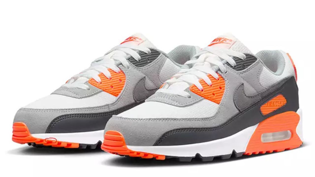 Nike Air Max 90 Sneakers