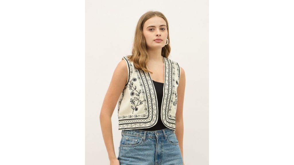 Styli Women Casual Monochrome Cotton Front Embroidery Vest Top