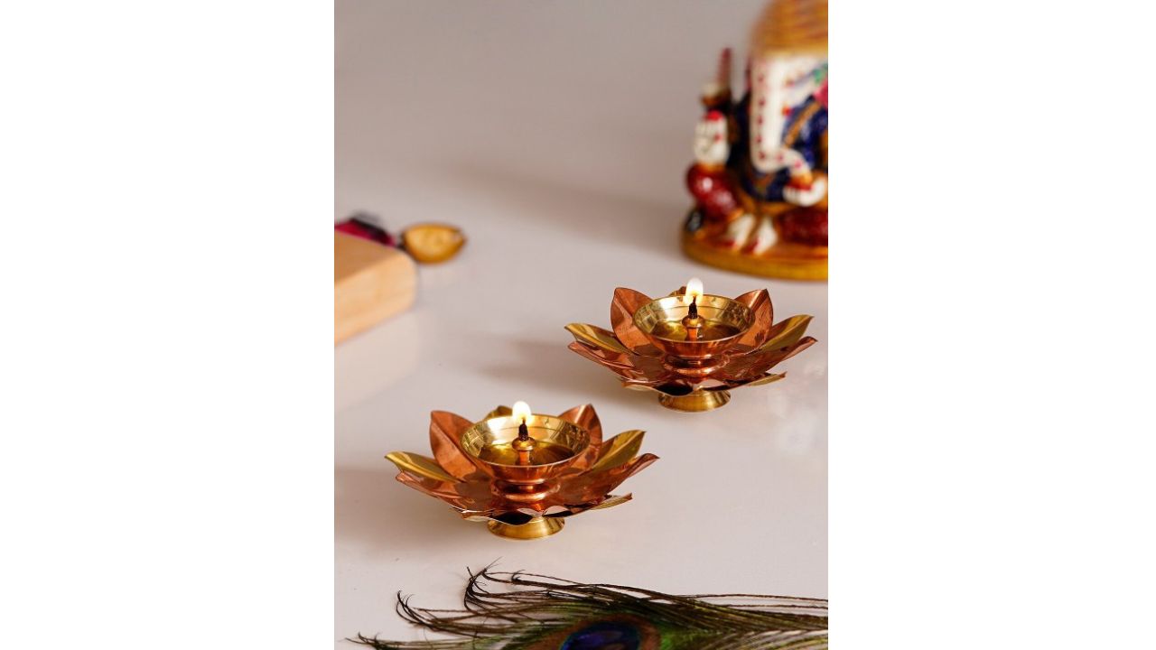 eCraftIndia CraftIndia Brown & Gold-Toned 2 Pcs Floral Shape Metal Diyas
