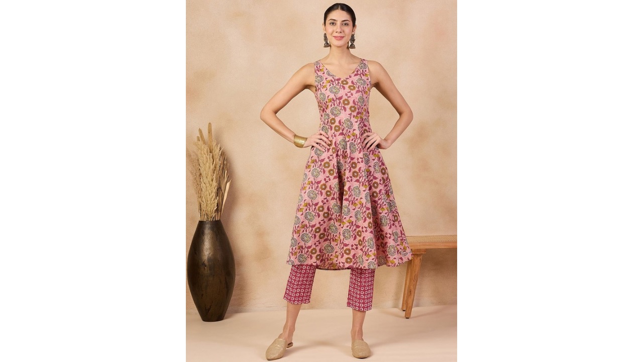 AnoukPink Floral Printed V-Neck Regular Pure Cotton A-Line Kurta With Trousers