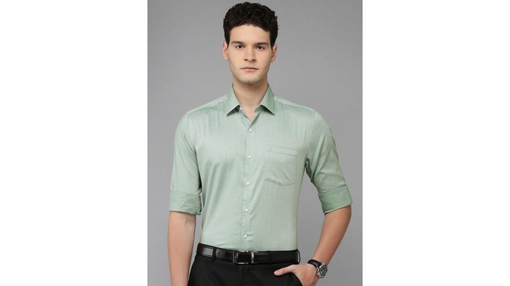 Arrow Men Self Design Manhattan Slim Fit Opaque Pure Cotton Formal Shirt
