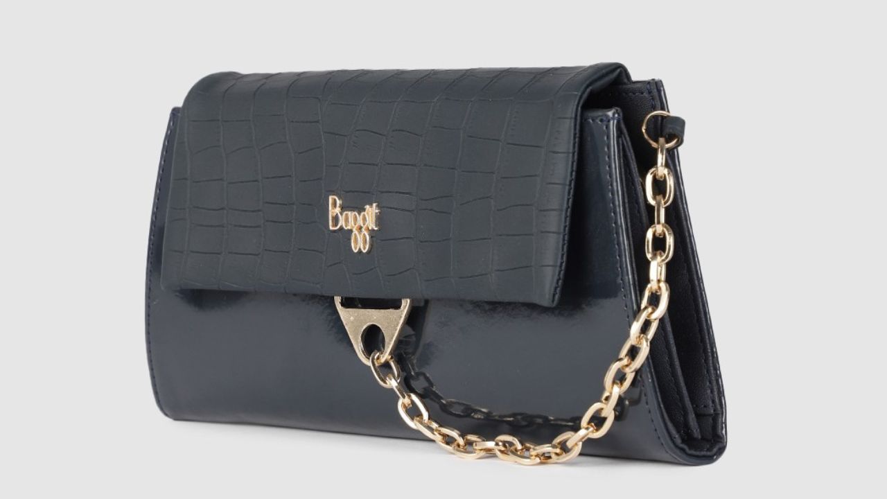 BaggitWomen Navy Blue Textured Three Fold Wallet