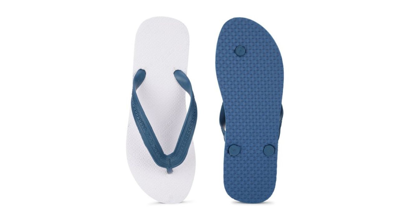Bata Men Blue & White Rubber Thong Flip-Flops