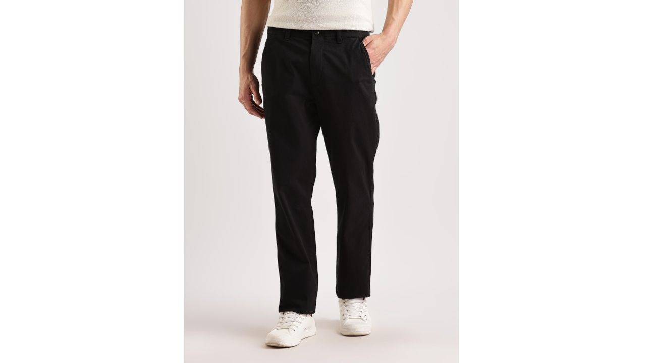 Calvin Klein Jeans Men Relaxed Loose Fit Trousers (Black)