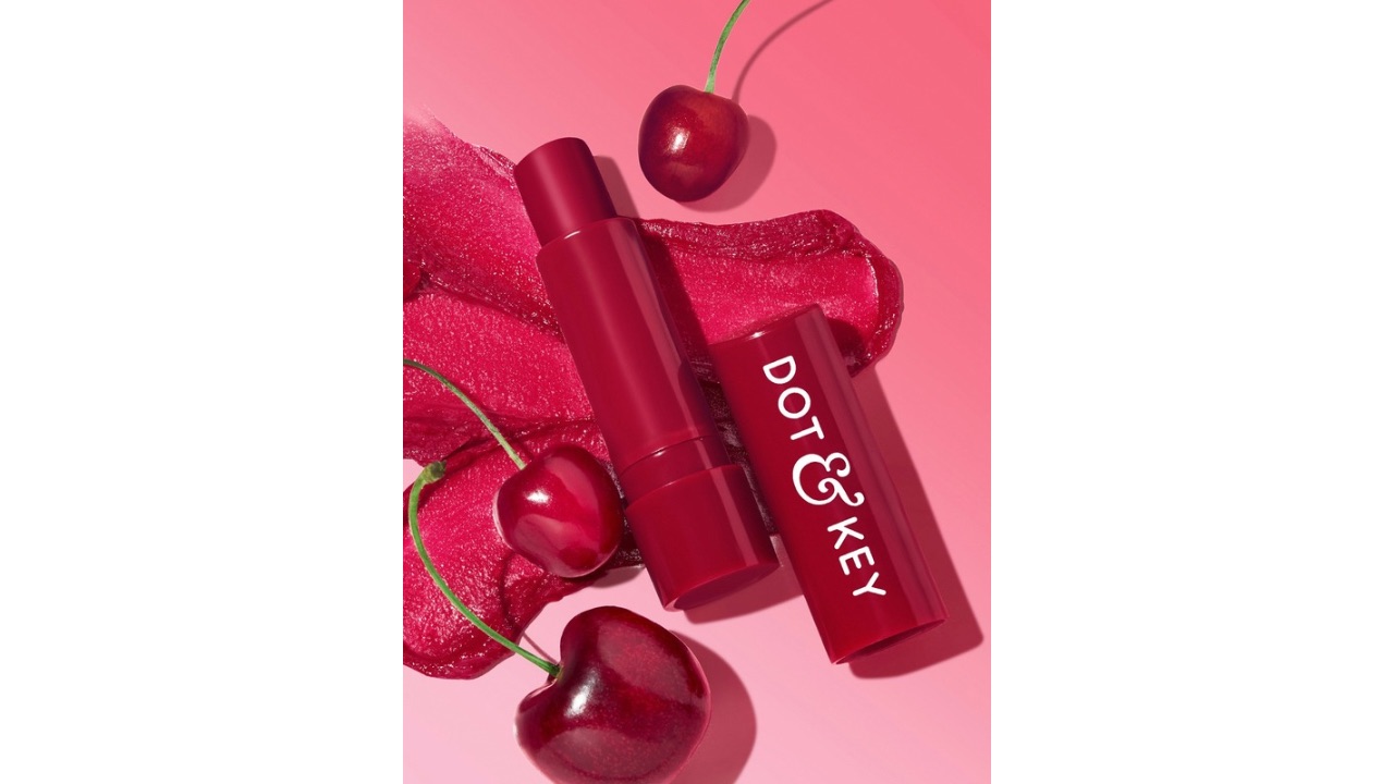 DOT & KEYBarrier Repair Hydrating Lip Balm SPF 50 - 4.5 g - Cherry Crimson