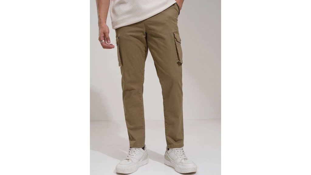 HIGHLANDER Men Comfort Mid-Rise Cargos Trousers