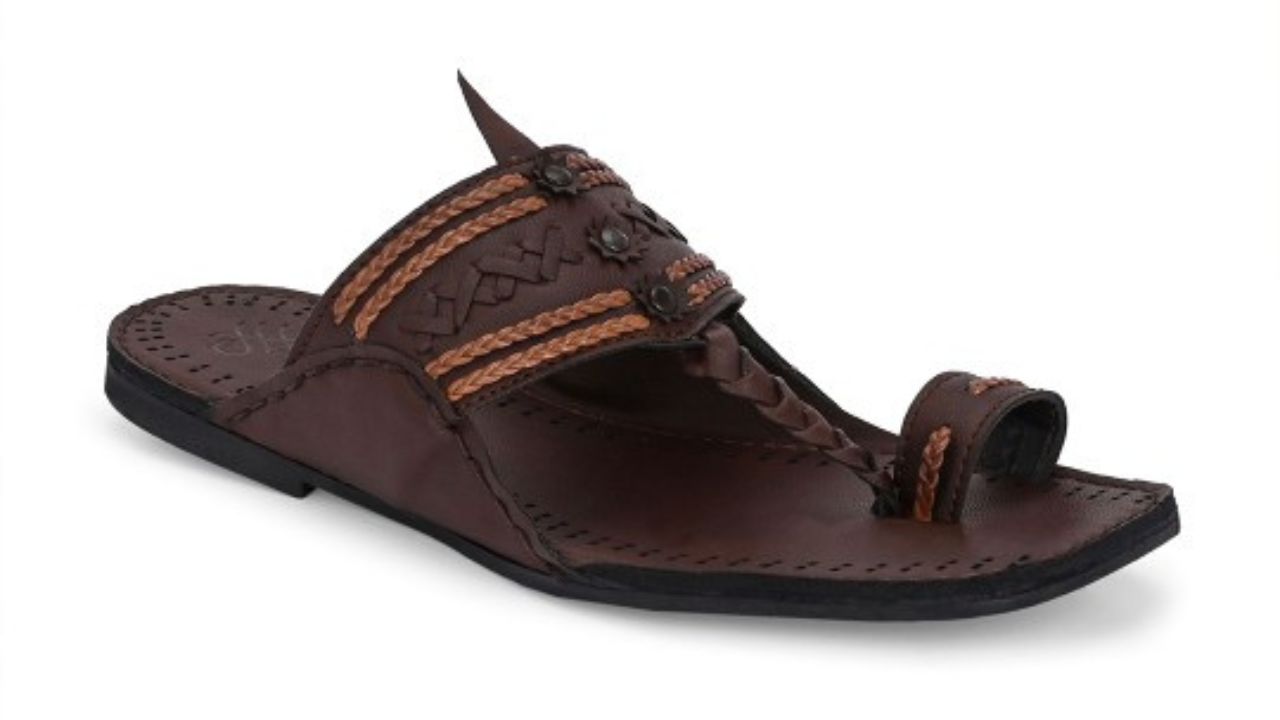 House of Pataudi Men Casual Slip On Kolhapuris