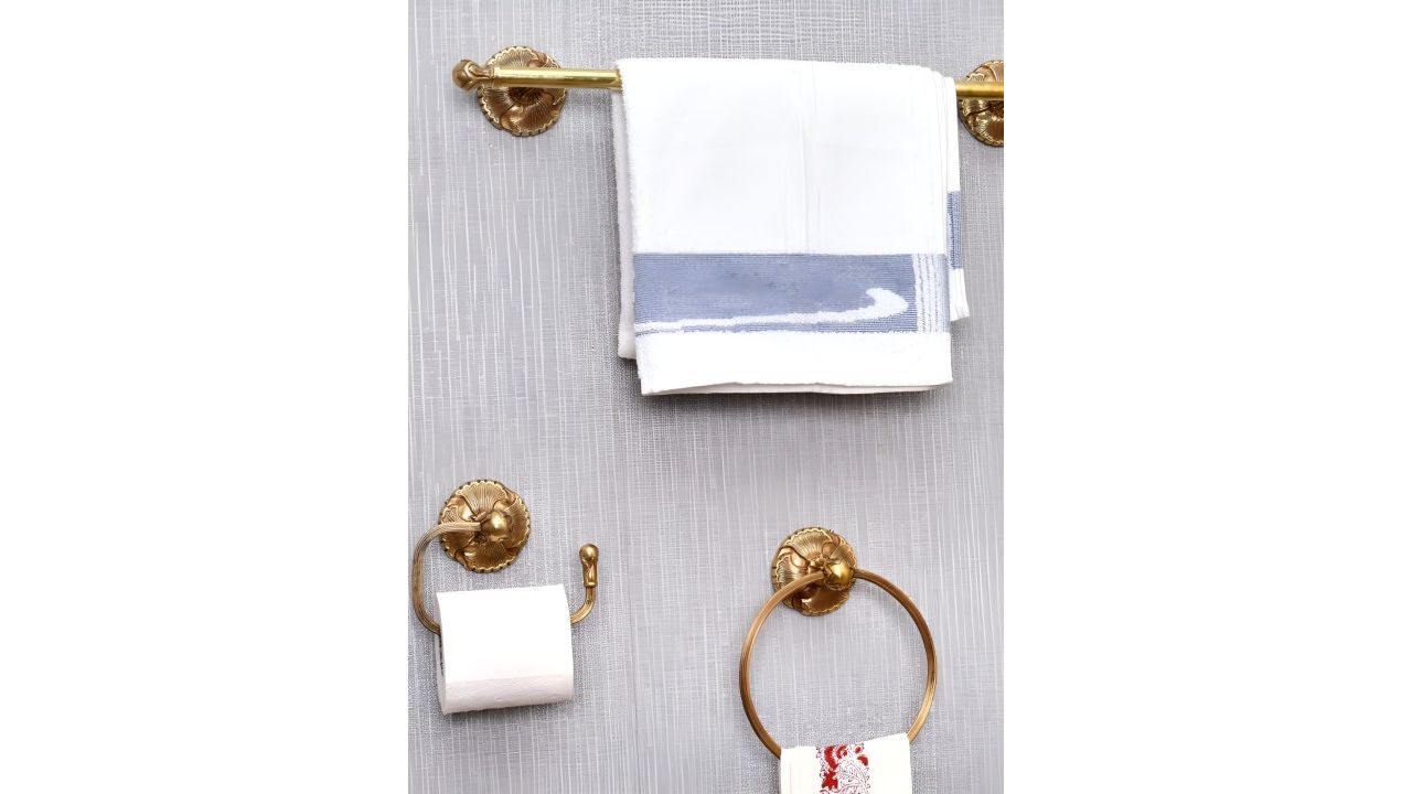 Indianshelf Bronze-Toned 4 Piece Textured Brass Bath Accessories Set