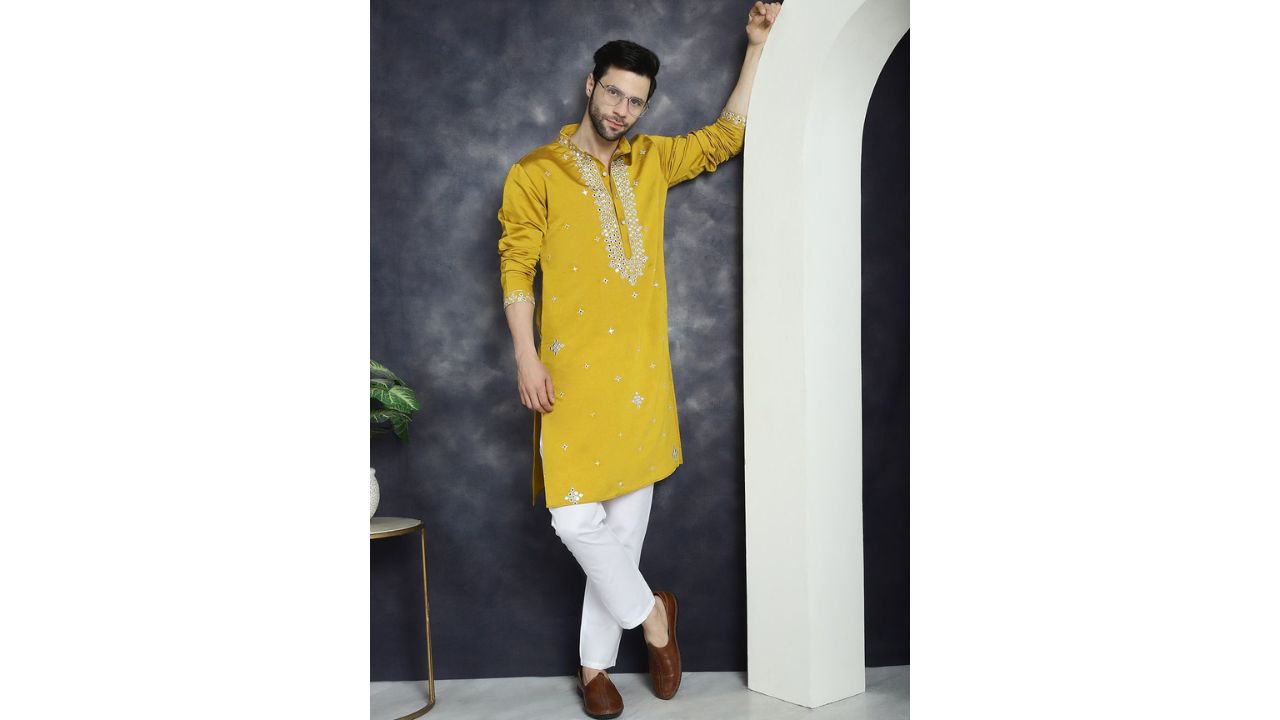 Jompers Geometric Embroidered Mandarin Collar Mirror Work Cotton Silk Straight Kurta