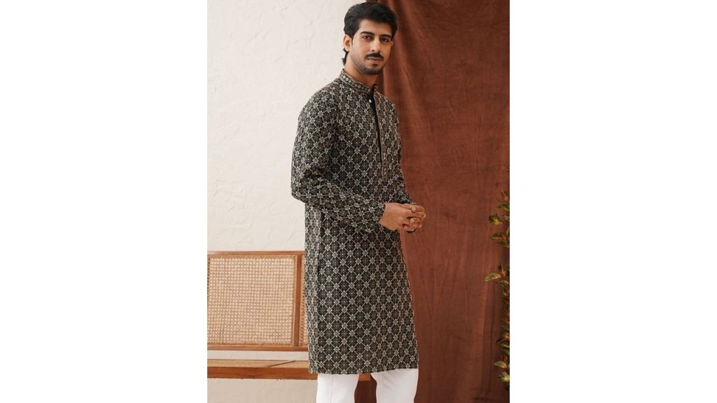 Jompers Men Geometric Embroidered Sequinned Kurta