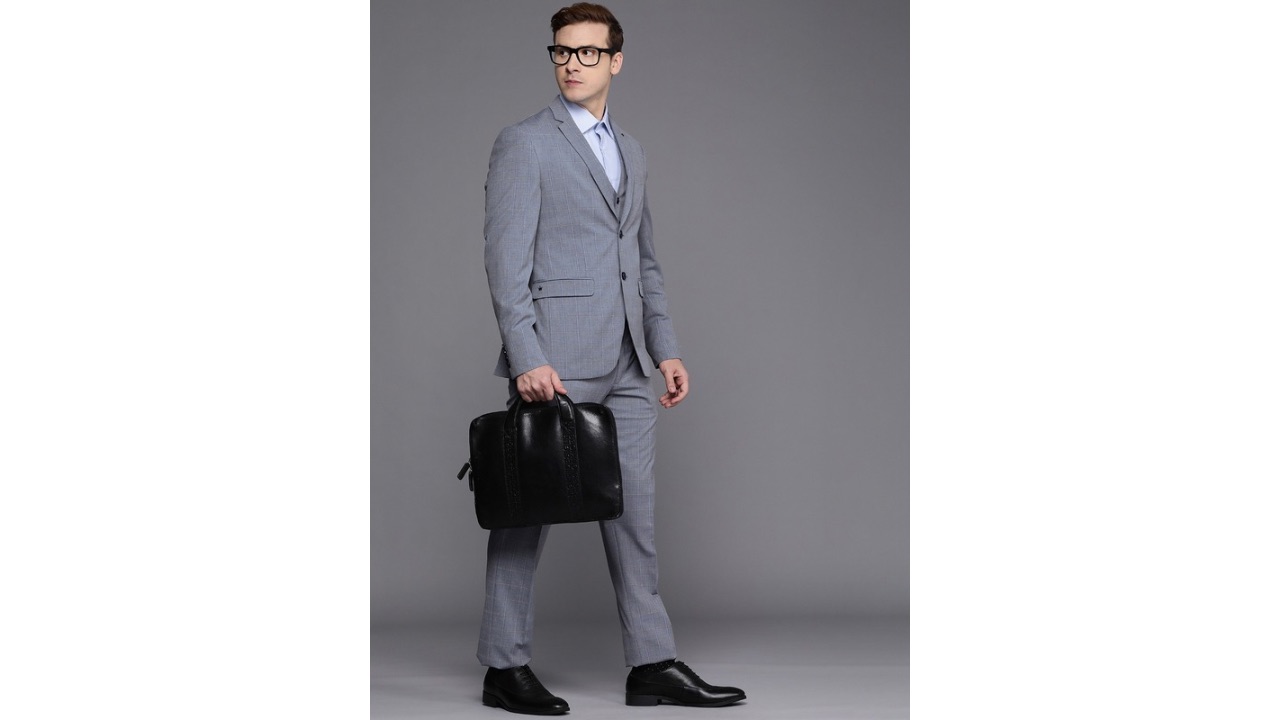 Louis PhilippeBlue & Grey Slim Fit Checked Single Breasted 3-Piece Formal Suit