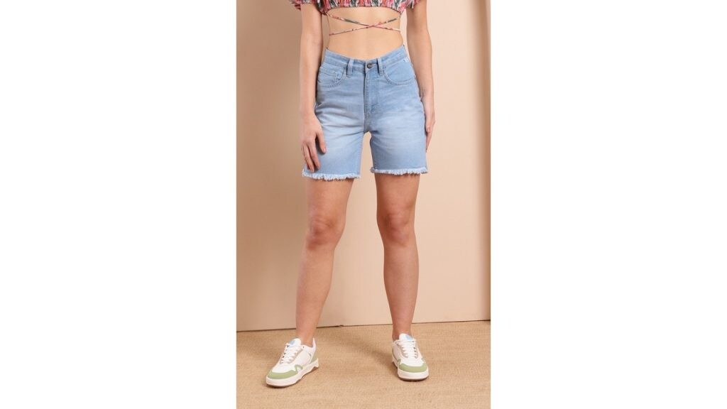 Mast & HarbourWomen Slim Fit Mildly Distressed Light Fade Frayed Cotton Denim Shorts