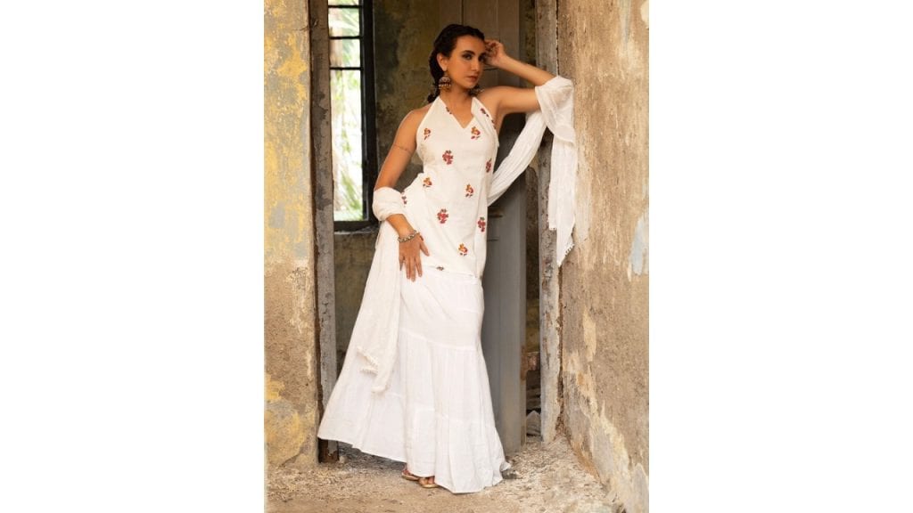 NISHORAMAFloral Printed Halter Neck Pure Cotton Handloom Slim Fit Kurti