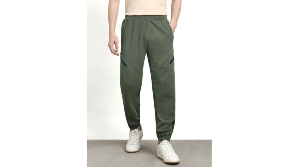 NOBERO Men Travel 10 Feature Oversized Joggers