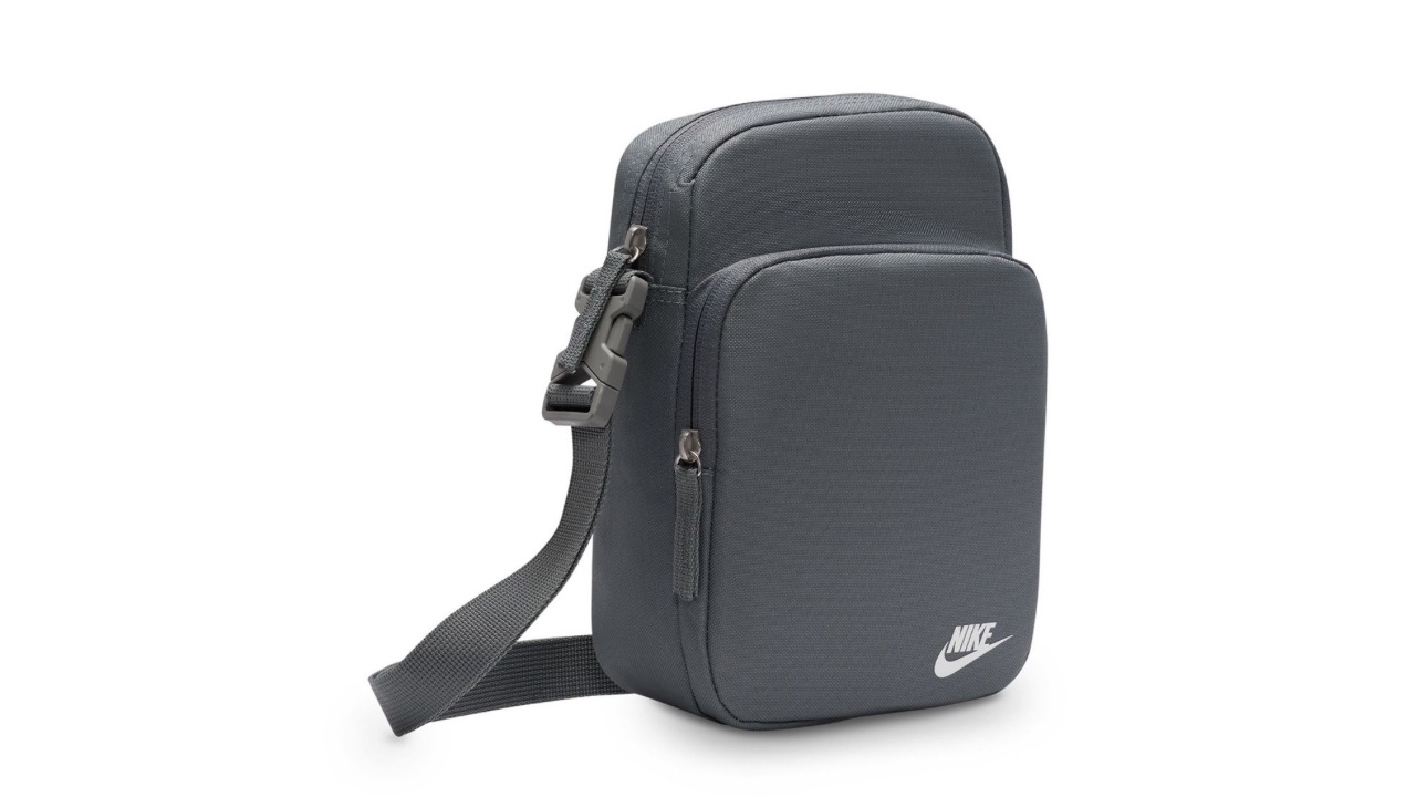 Nike Heritage Cross-Body Bag