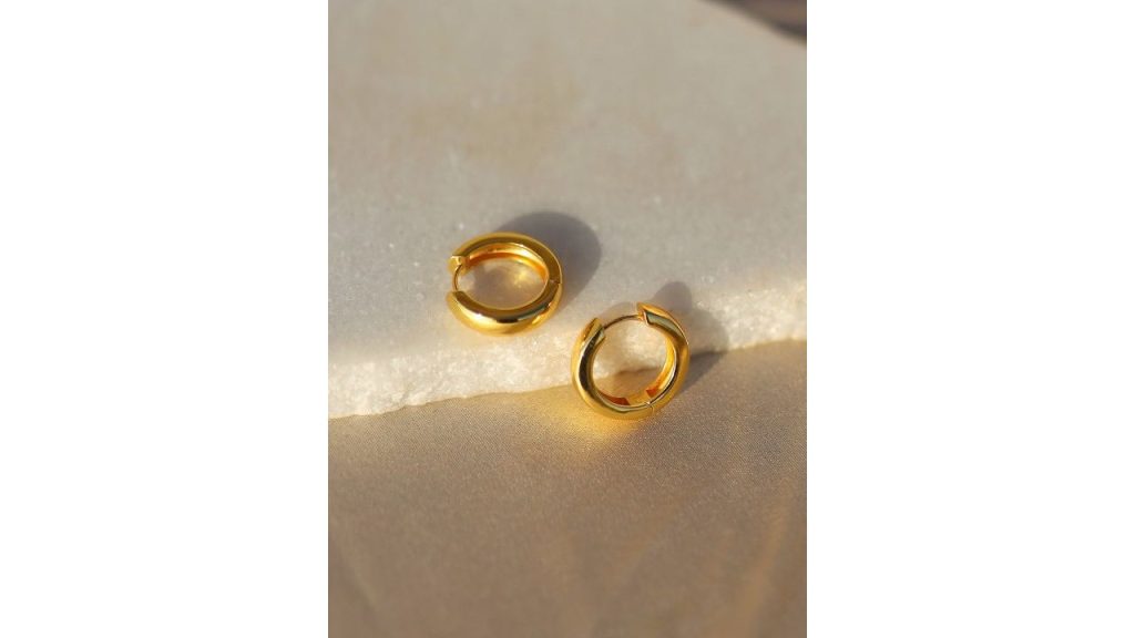 Pefectly Average Women 18K Gold Plated Bold Hoops
