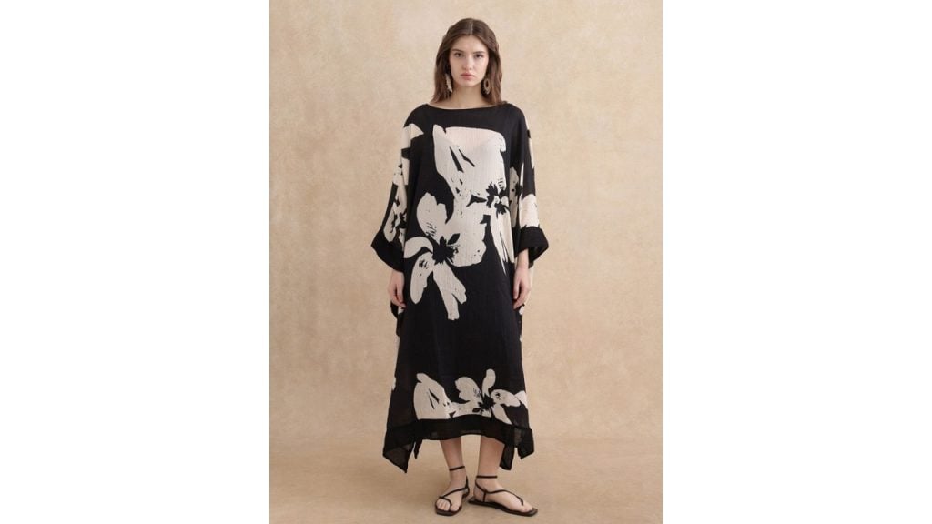 RAREISMJANAREA Primary Black Printed Boat Neck Kaftan Midi Dress