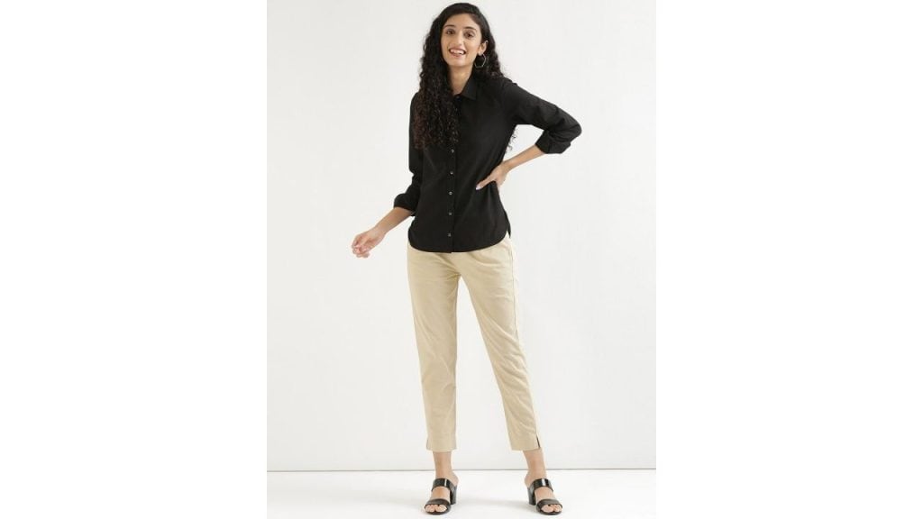 SAADAA Women Mid-Rise Cropped Cotton Pant Trousers