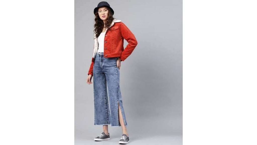 SASSAFRAS Women Blue Straight Fit Mid-Rise Clean Look Cropped Acid wash Jeans