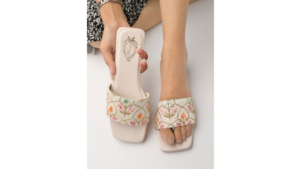 Shoetopia Women Printed Leather Ethnic Open Toe Flats