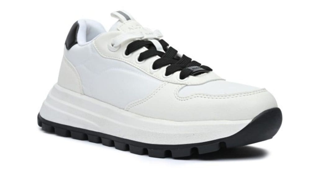 Statement-Making and Street-Savvy: Colourblocked Sneakers