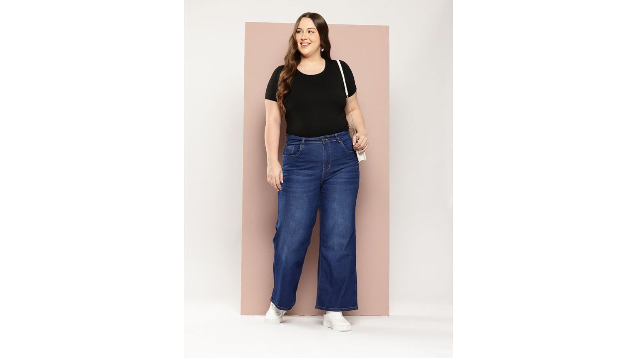 Sztori Women Relaxed Fit Light Fade Stretchable Jeans