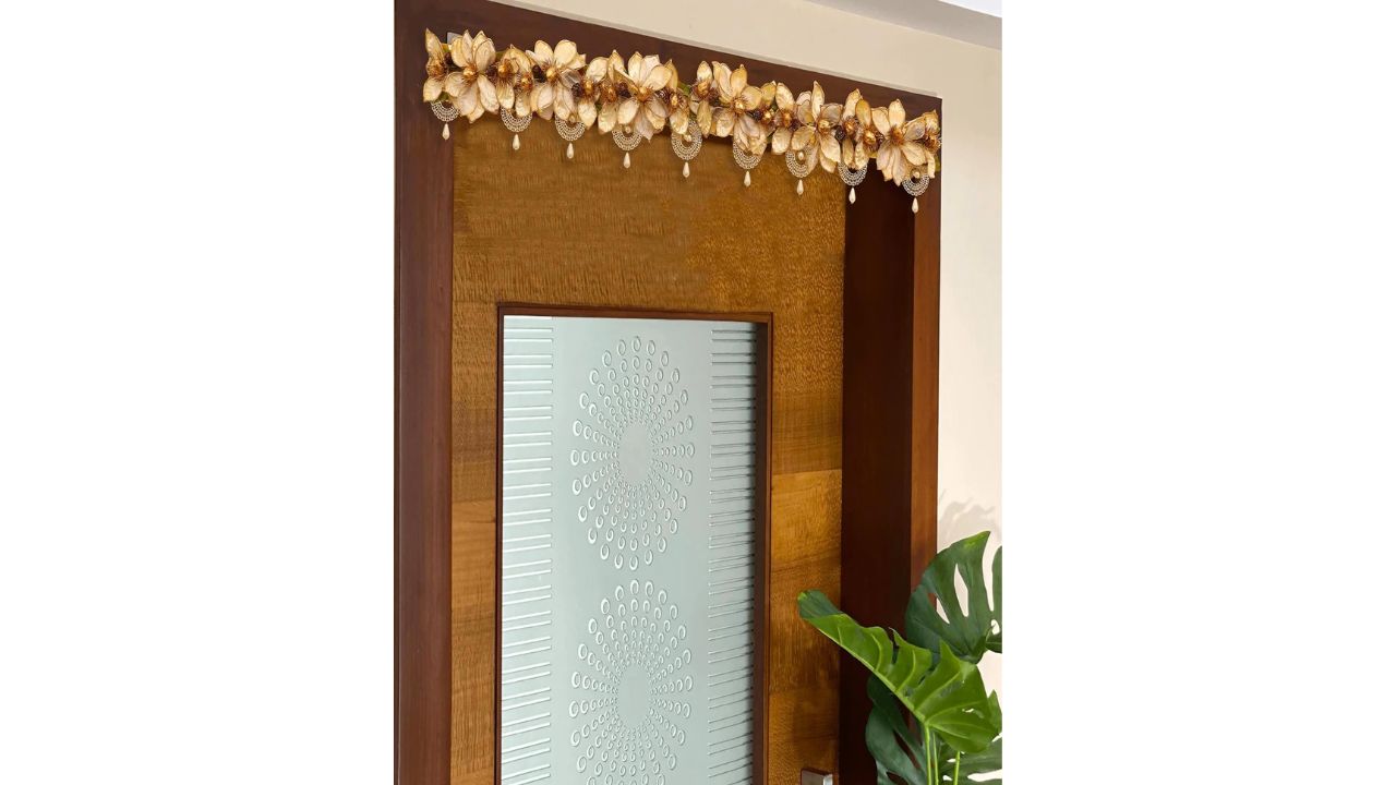 THE HOME CO. Beige & Gold Toned Wooden Flower Toran Festive Decor