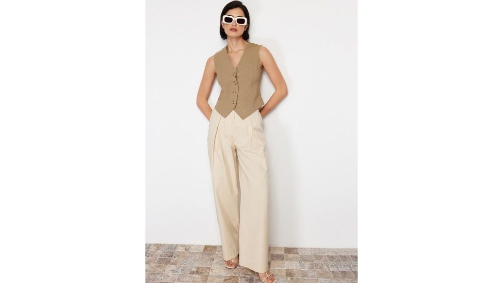 Trendyol V-Neck Sleeveless Waistcoat