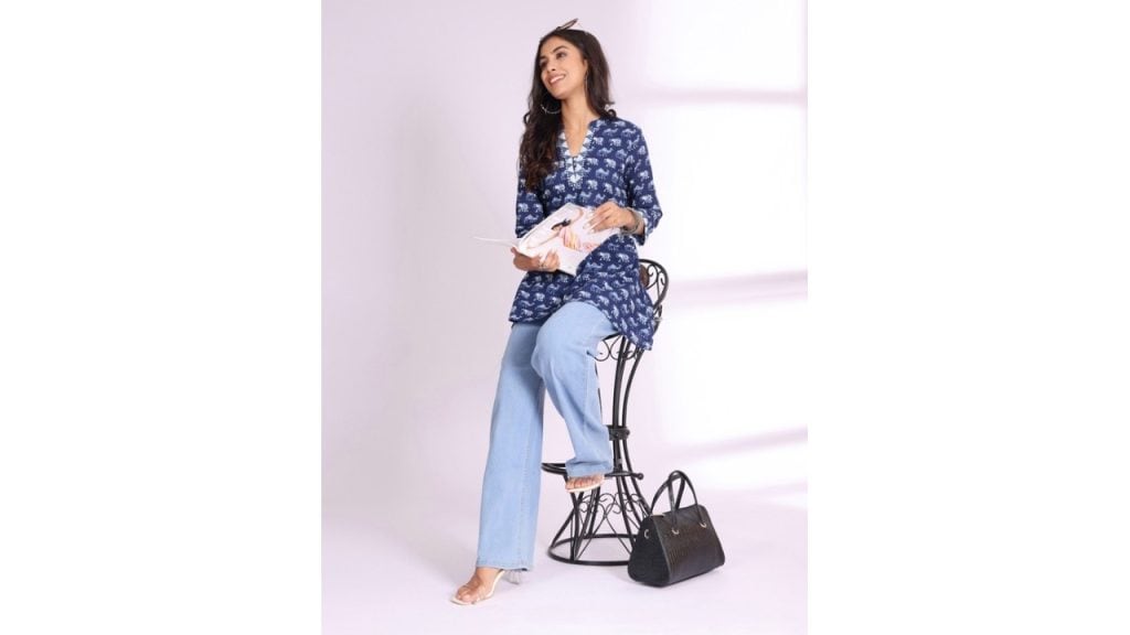 VarangaEthnic Motifs Printed Notch Neck Cotton A-Line Kurti