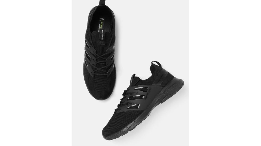 WoodlandMen Woven Design Running Shoes