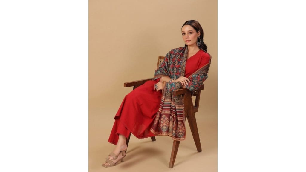 anaynaWomen Panelled Pure Cotton Kurta with Trousers & With Dupatta