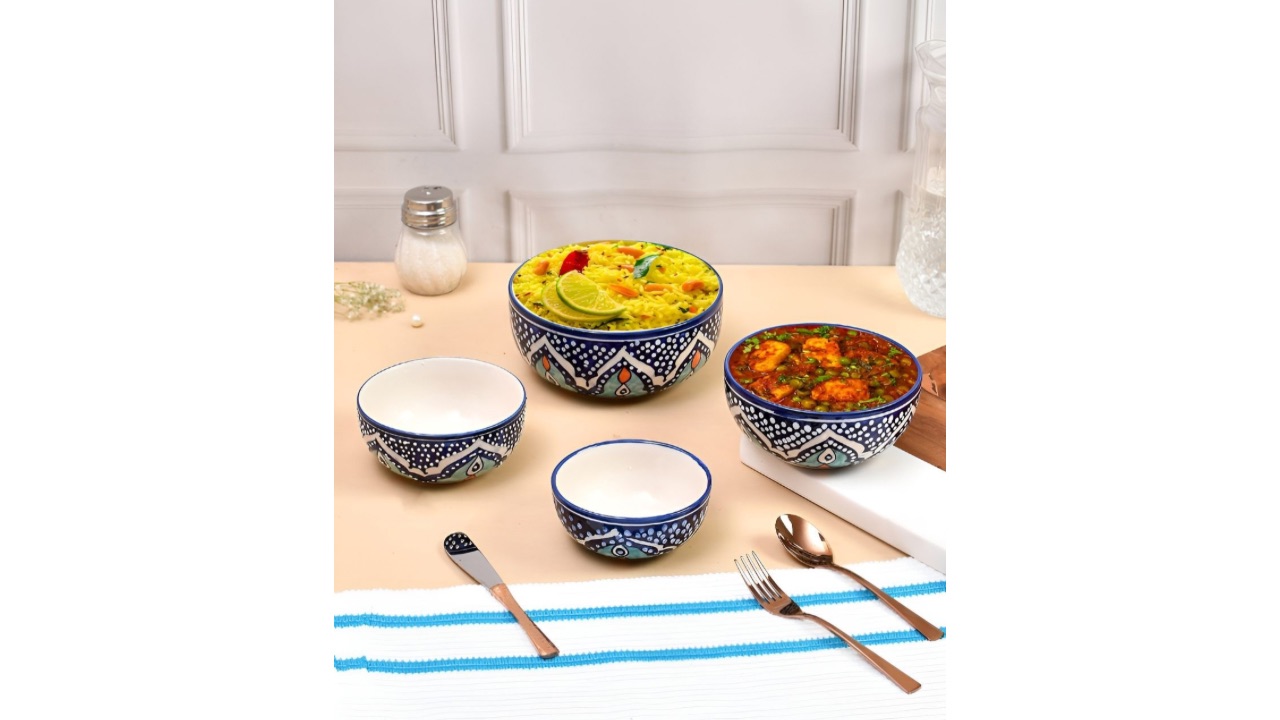 Aapno RajasthanBlue And White 4 Pieces Ceramic Easy to Clean Glossy Serving Bowls