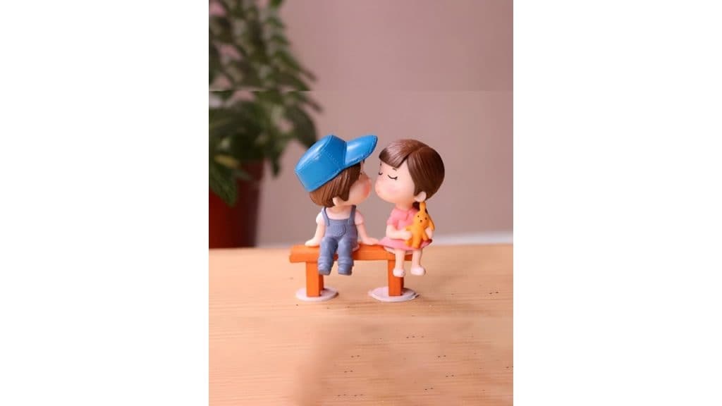 CraftVatikaBlue & Pink Couple Miniature Figurine Showpiece