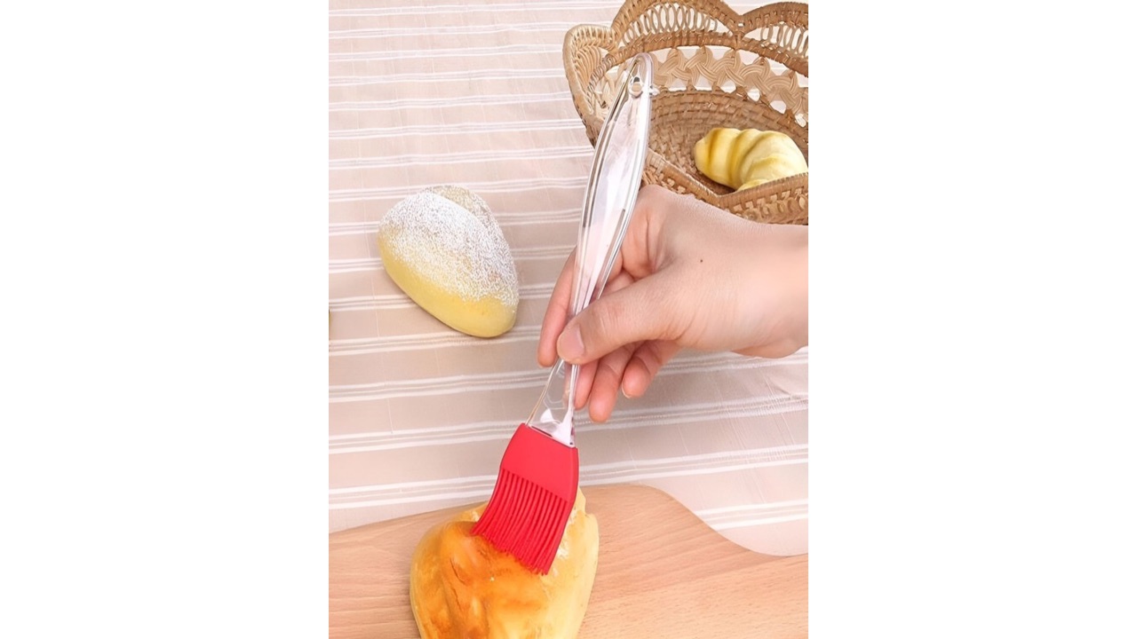 DeoDapTransparent & Red Silicone Spatula