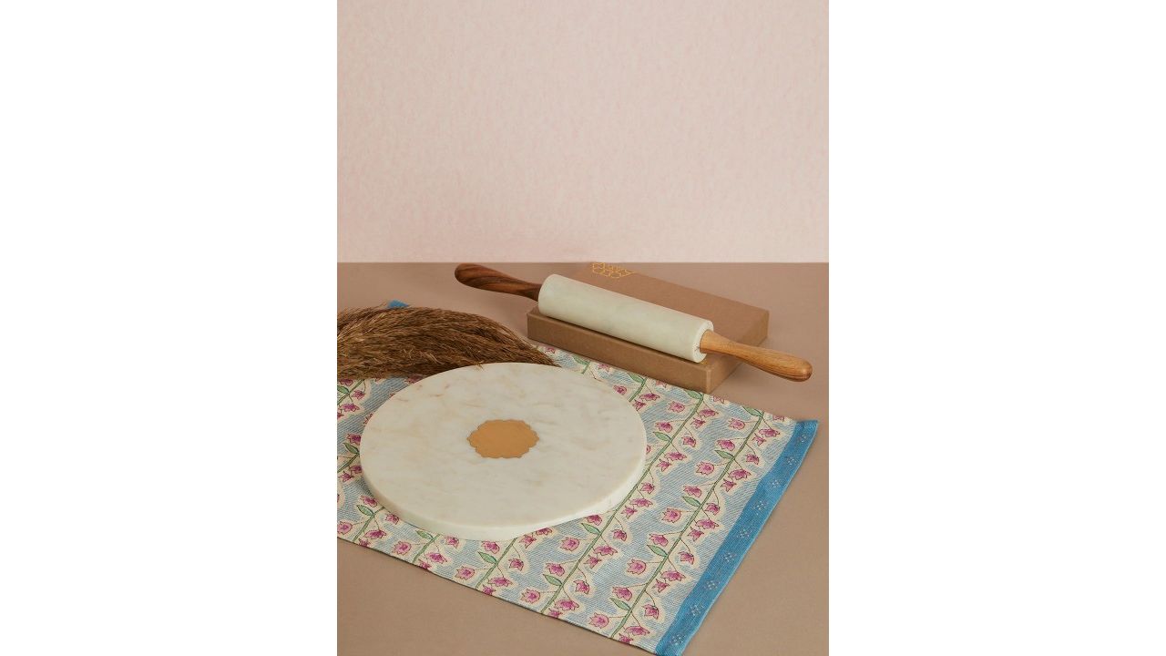 Fabindia White Rasoi Marble Chakla Belan With Stand