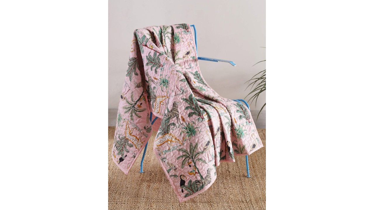 HANDICRAFT PALACE Pink & Green Tropical Printed Quilted Cotton Throw