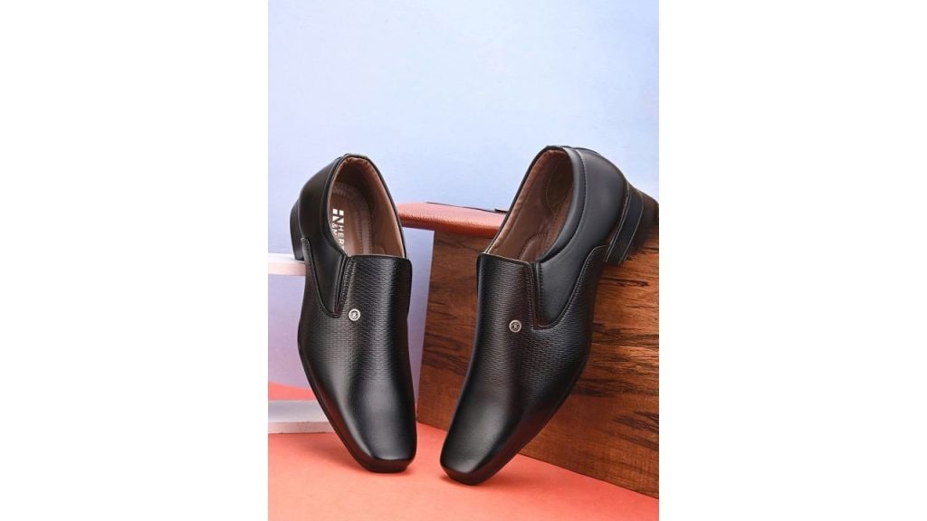 HERE&NOW Men Black Textured Formal Slip-On Shoes