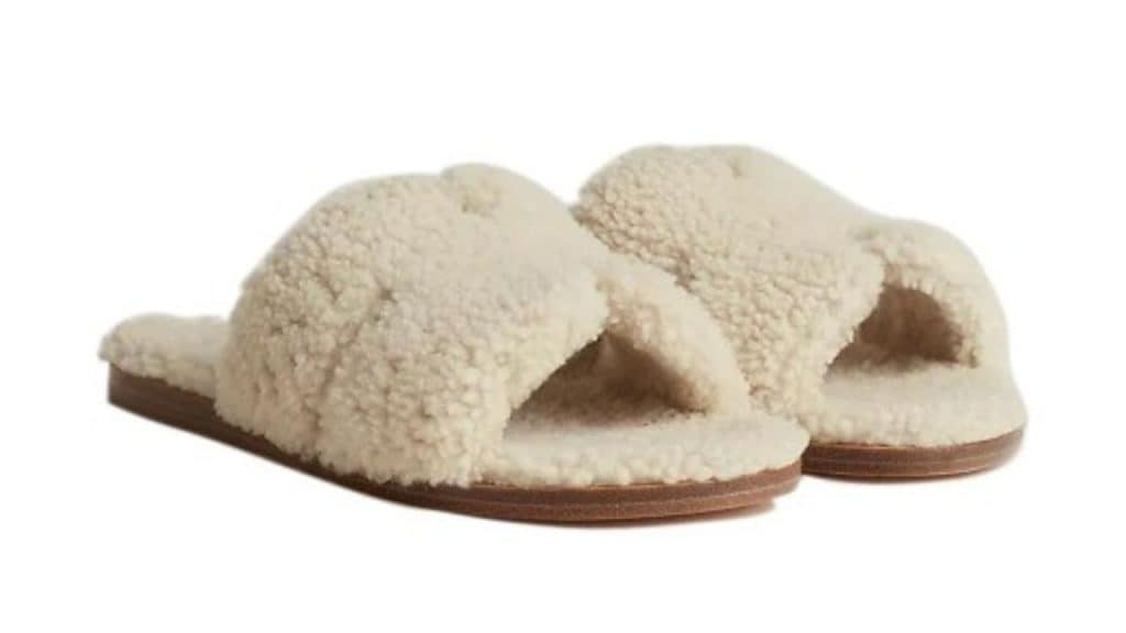 ITALIAN SHOES CO White Flip Flops