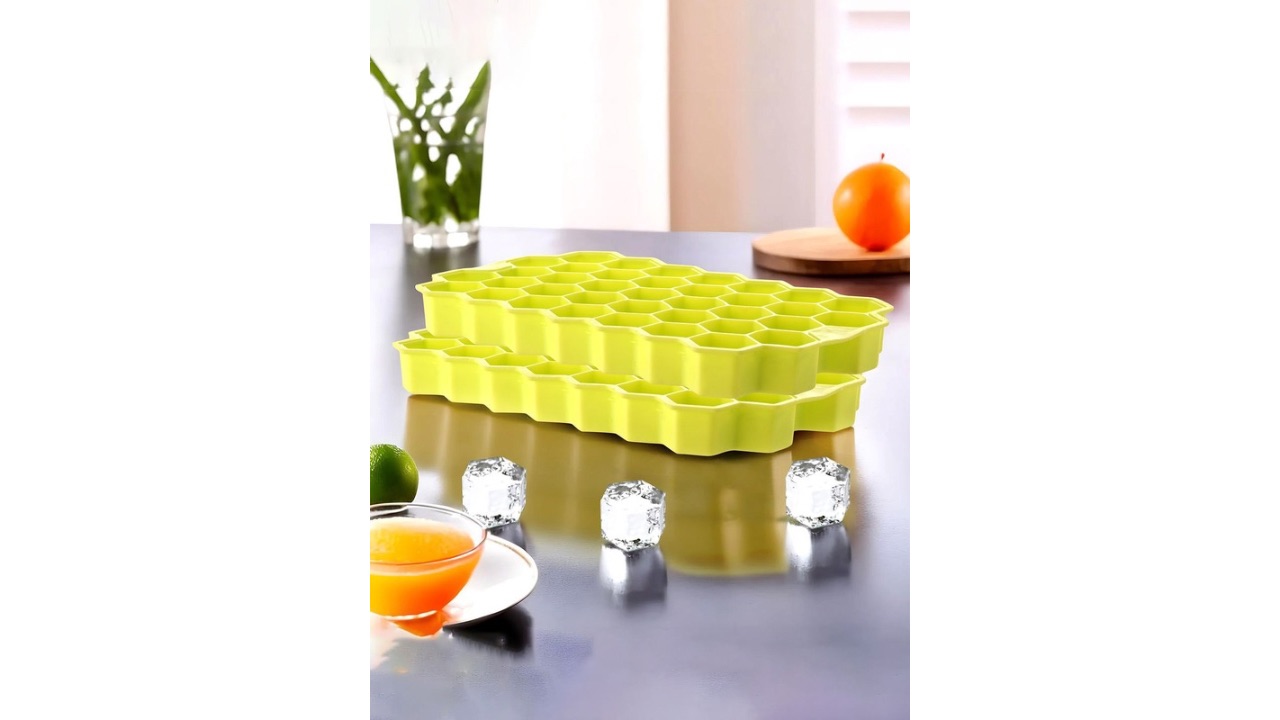 Kuber IndustriesGreen 2 Pieces Textured Honeycomb Ice Cube Trays