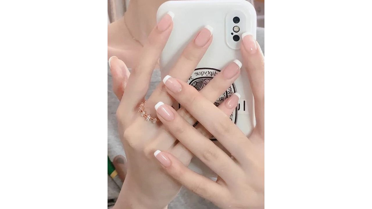 LICK 24 Pcs Glossy French Fake Reusable Artificial Press On Nails