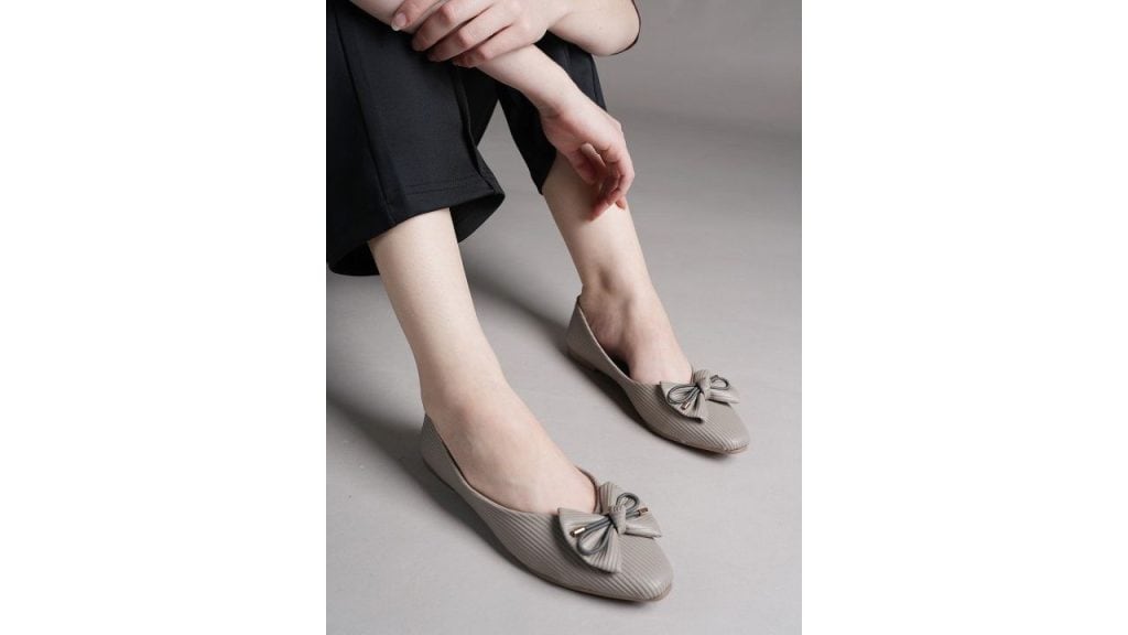 Mast & Harbour Women Textured Ballerinas with Bows Flats