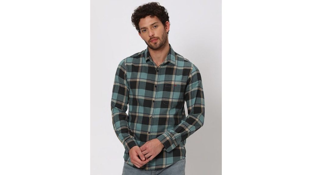 Mufti Tartan Checked Slim Fit Opaque Cotton Casual Shirt
