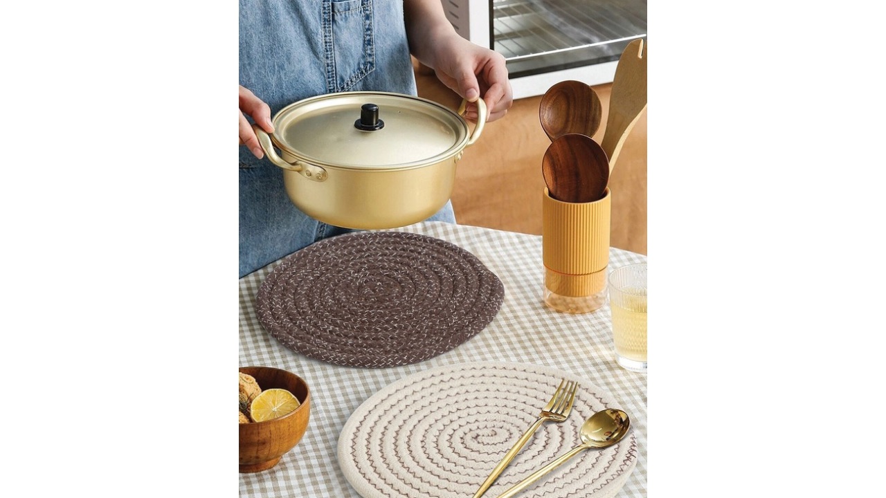 OBSESSIONSSet Of 4 Brown & Beige Braided Pure Cotton Trivet With Holders