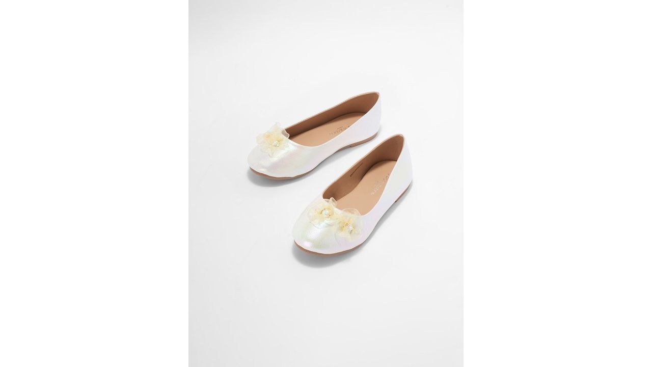 Pantaloons Junior Girls Fashion with Bows Flats