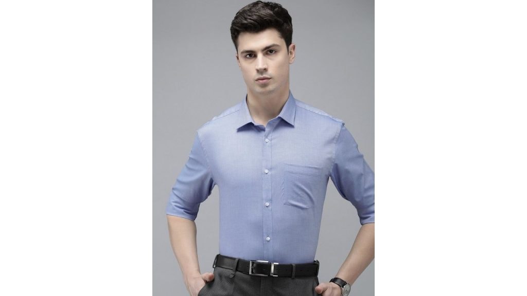 Park Avenue Pure Cotton Self Design Slim Fit Cutaway Collar Formal Shirt