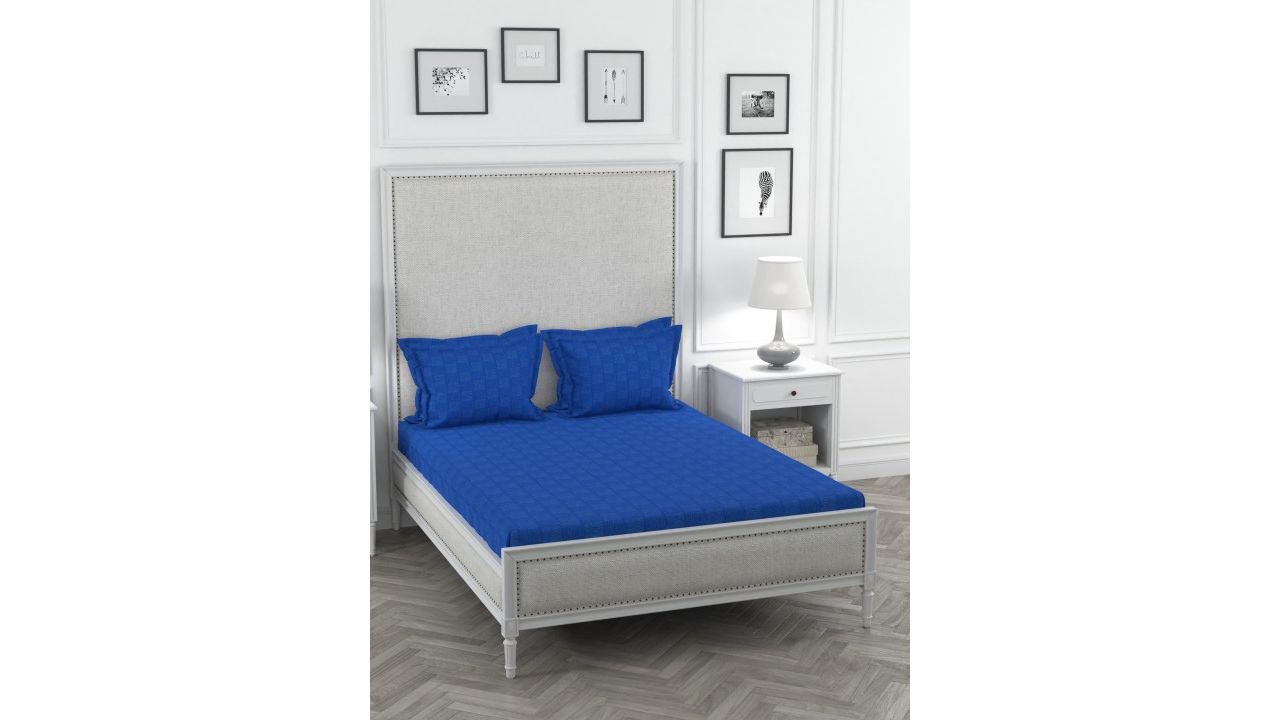 Portico New York Blue Geometric 400 TC Cotton 1 King Bedsheet with 4 Pillow Covers