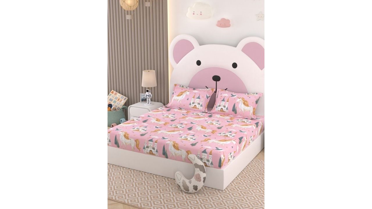 Pure Décor Pink & White Cartoon Characters 250 TC Queen Bedsheet with 2 Pillow Covers