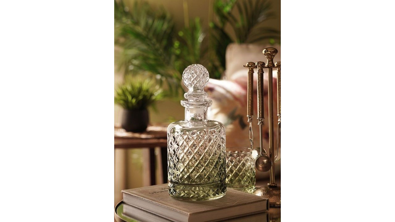 Pure Home and Living Green & Transparent Diamond Textured Glass Whiskey Decanter