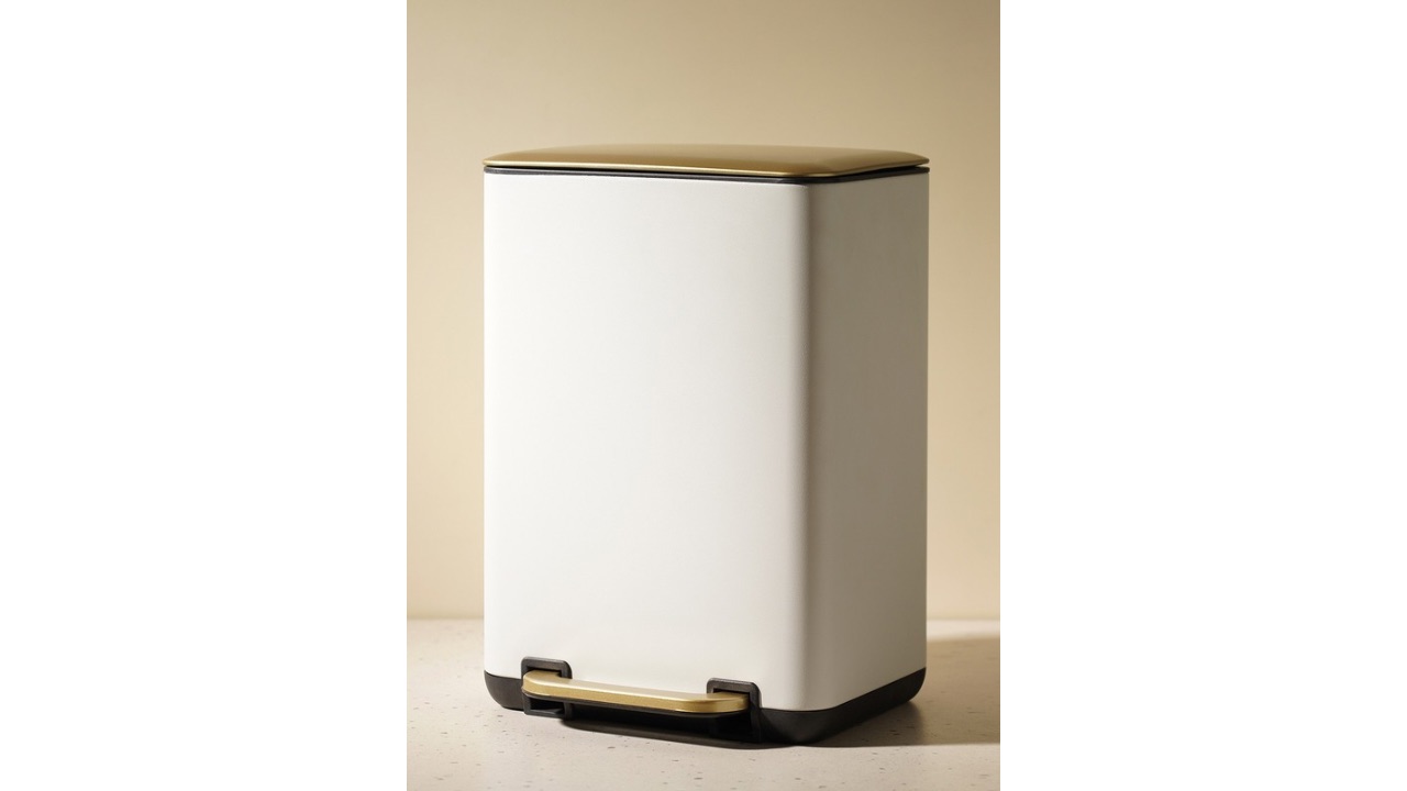 Pure Home and LivingWhite Pedal Rectangular Large Waste Bin With Lid 12 L