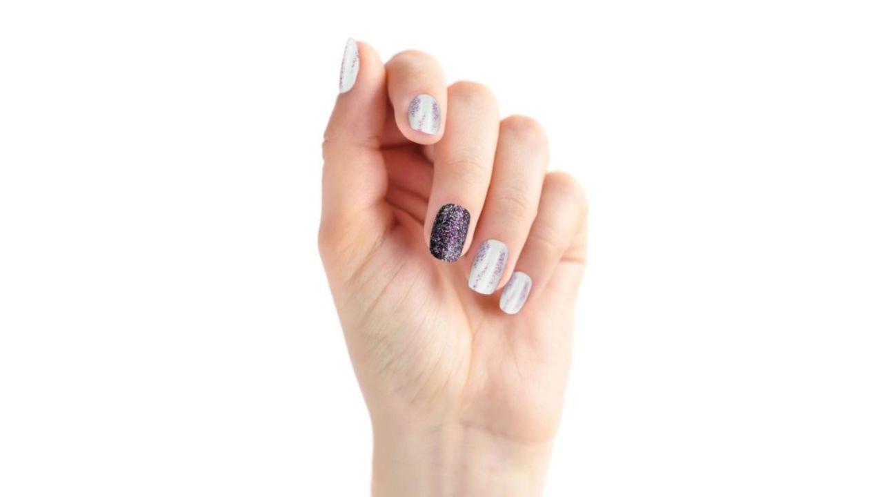 Renee Set of 24 Stick On Nails